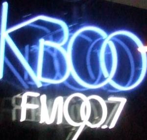 kboo_neon_sm